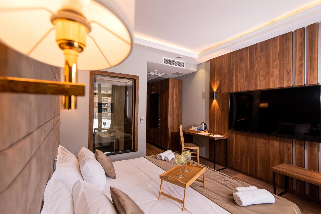 Deluxe & Executive Spa By Rafaelo Shengjin Bagian luar foto