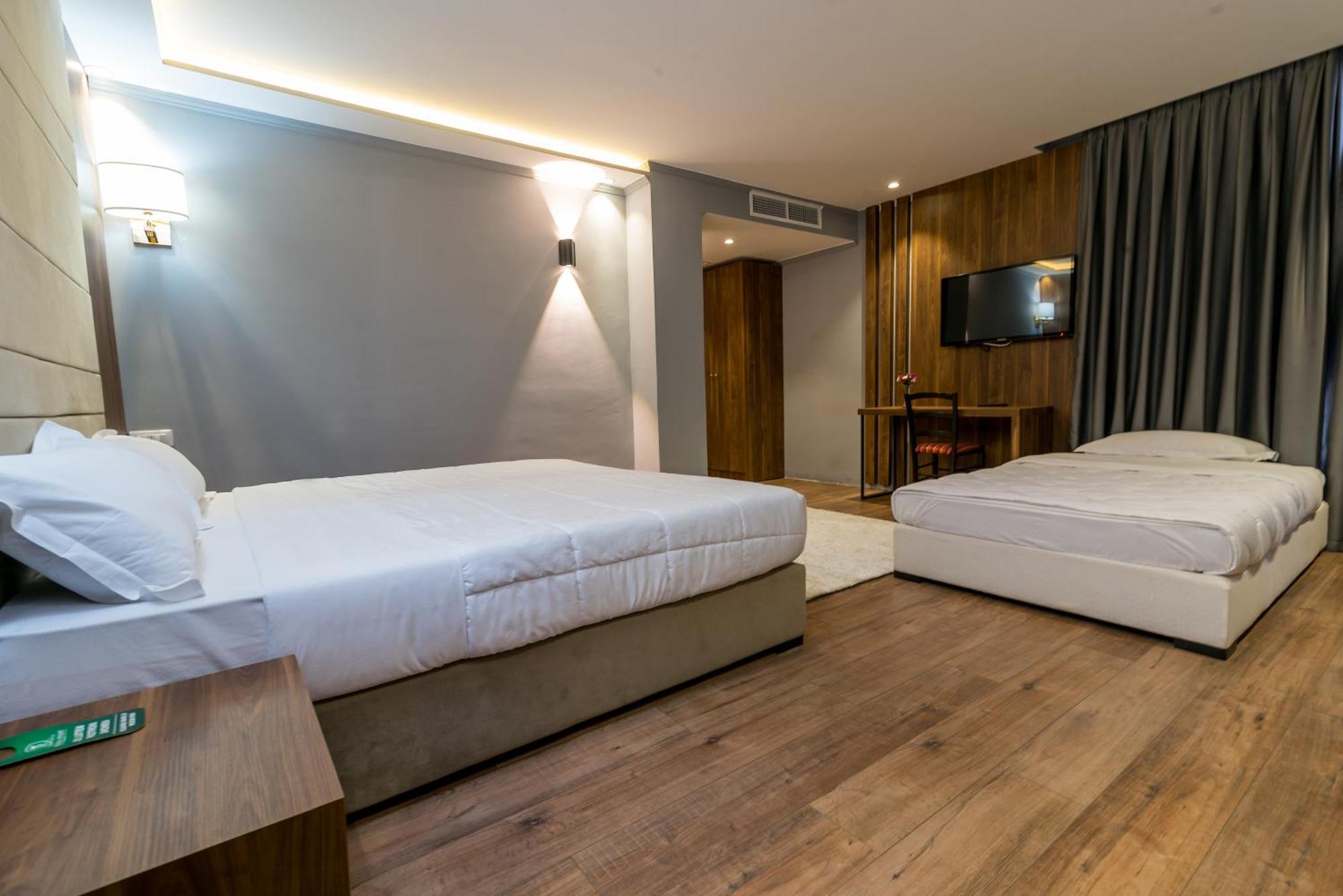 Deluxe & Executive Spa By Rafaelo Shengjin Ruang foto
